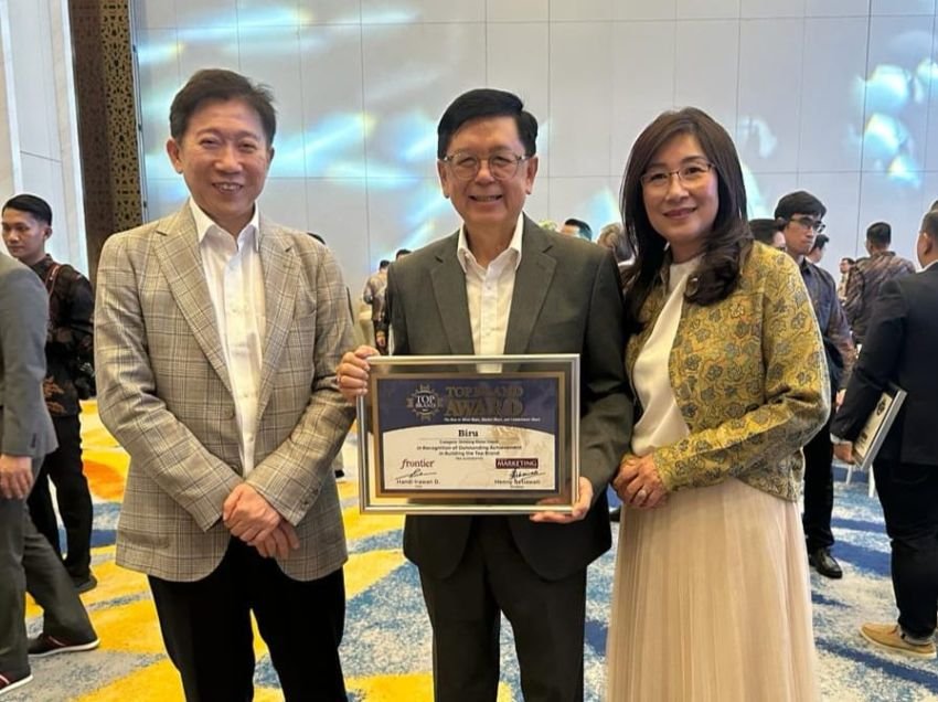 Kepercayaan Konsumen Mengantar Air Minum Biru Meraih Top Brand Award 2025