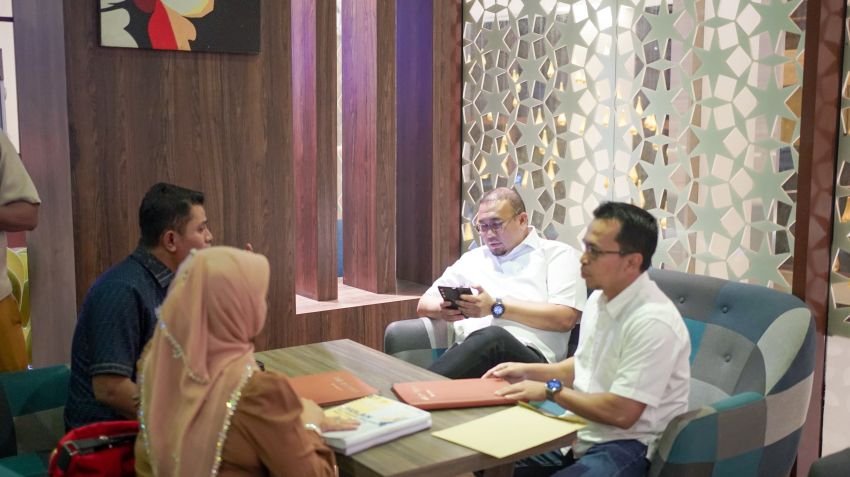 Bupati Solok Serahkan Proposal ke Anggota DPR RI untuk Pelaksanaan IJD di Kabupaten Solok