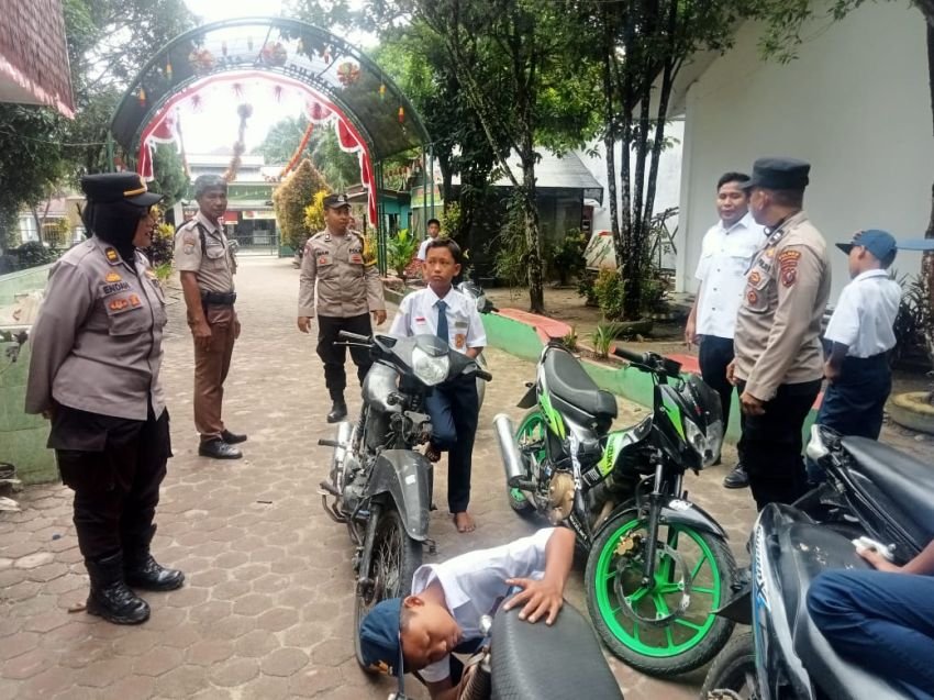 Polsek Bandar Pulau Sosialisasi Razia Knalpot Brong di SMP Negeri 1 Bandar Pulau