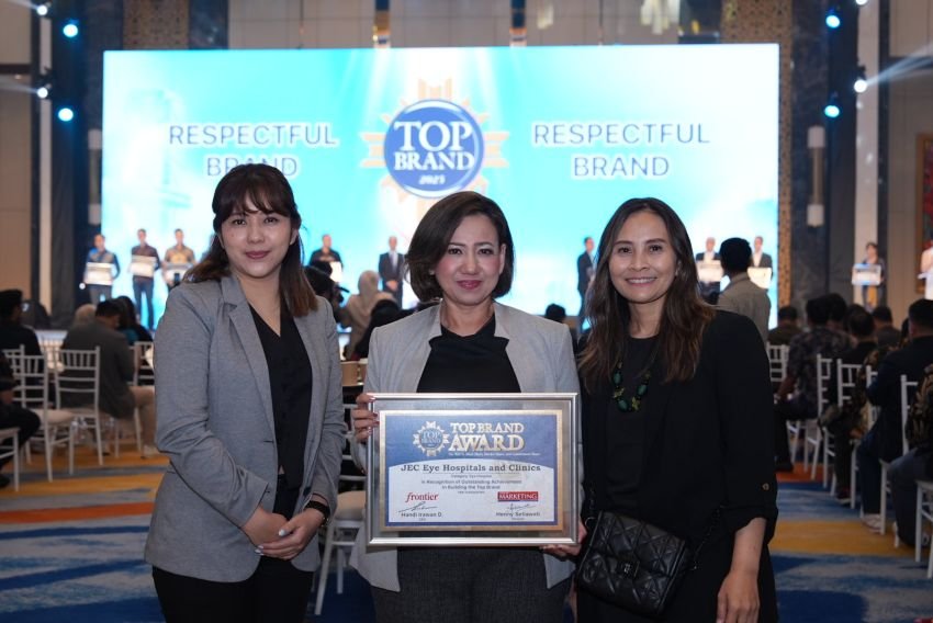 JEC Raih Top Brand Award 2025 untuk Kategori Rumah Sakit Mata Perkuat Posisi sebagai Eye Care Leader Tepercaya di Indonesia