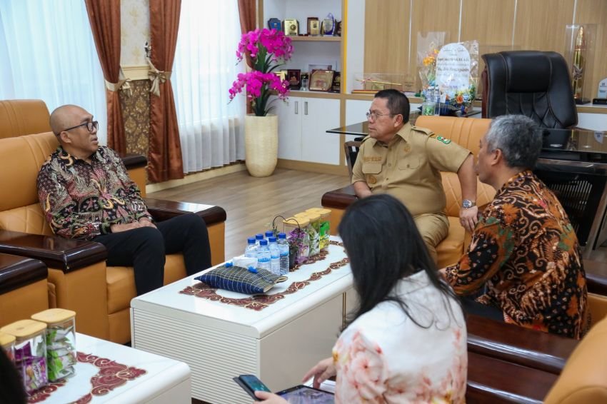 Wali Kota menerima kunjungan Kepala Kantor Direktorat Jenderal Pajak (DJP) Sumatera Utara (Sumut) II Anton Budhi Setiawan, Kepala Kantor Pelayanan Paj