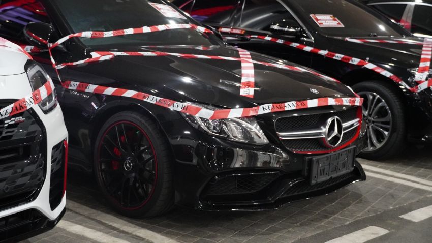 Kasus Korupsi Pertamina Memanas, Kejagung Sita Mini Cooper hingga Mercedes-Benz Maybach