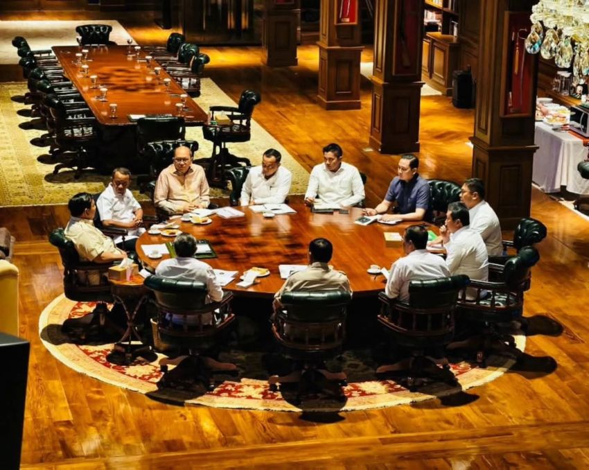 Presiden Prabowo Gelar Rapat Maraton di Hambalang, Bahas Pertanian, Pertambangan, hingga Investasi Nasional