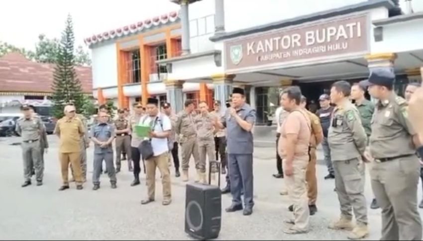 Konflik Lahan Sawit,  AMUK Bersama Petani Geruduk Kantor Bupati Inhu, Hendrizal: Saya Hadir ni Tidak Tidur
