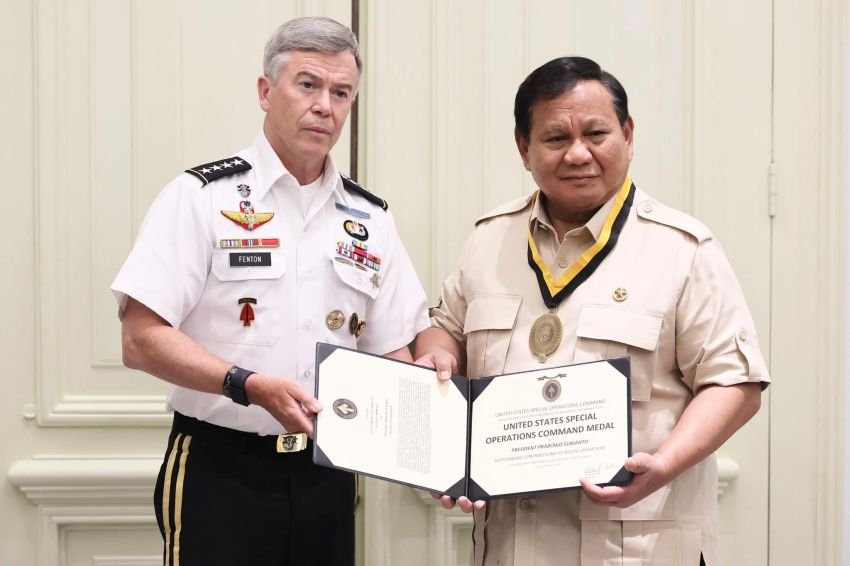 Presiden Prabowo Terima Kunjungan Jenderal AS, Terima Penghargaan dari Komando Operasi Khusus