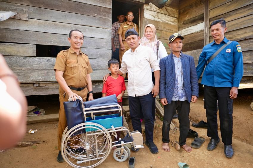 Bupati Solok Kunjungi Warga yang Membutuhkan Bantuan di Jorong Lurah Ingu