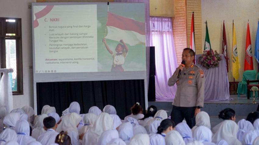 AKBP Wira Prayatna Bekali 714 Mahasiswa Baru IPTS Padangsidimpuan dengan Wawasan Kebangsaan