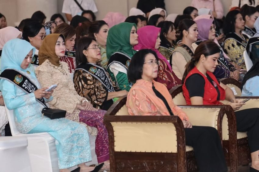 Ibu walikota dikukuhkan sebagai Bunda Pendidikan Anak Usia Dini (PAUD) dan Bunda Literasi Kota Pematangsiantar