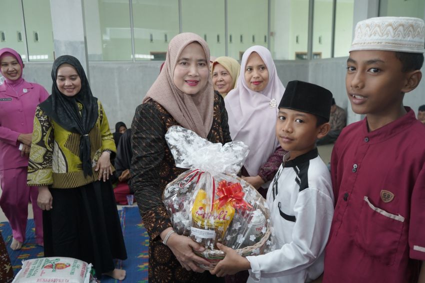 Pemkab Asahan dan TP PKK Asahan Salurkan Bantuan Sembako Jelang HUT ke-80 RI