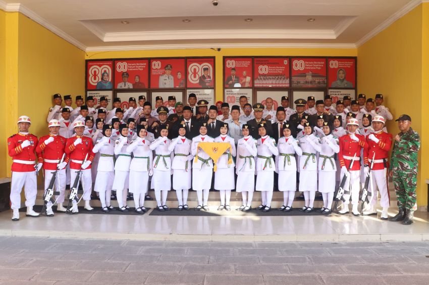 45 Pelajar Ini Siap Kibarkan Merah Putih di Langit Padang Lawas Utara, Tugas Suci Paskibraka 2025!