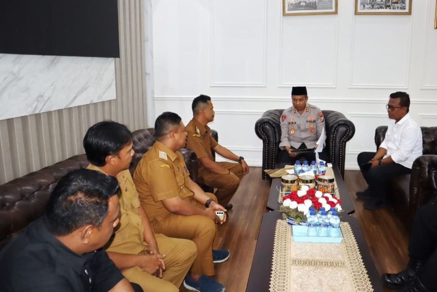 Kapolres Padangsidimpuan Terima Audiensi DPC APDESI,AKBP Wira Prayatna berikan Tiga Arahan Penting untuk Desa