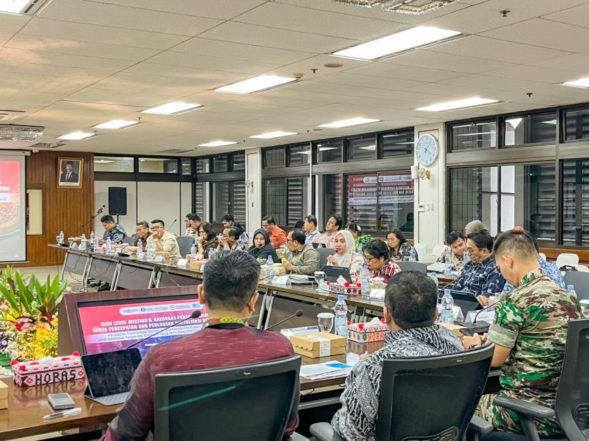 Wali Kota memimpin High Level Meeting Tim Pengendalian Inflasi Daerah serta Tim Percepatan dan Perluasan Digitalisasi Daerah