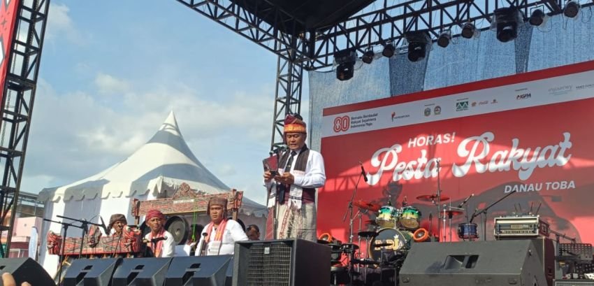 Bupati Toba Effendi SP Napitupulu Jadikan Pesta Horas Kehormatan dan Persaudaraan Bersama