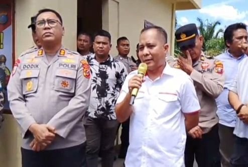Ketua DPRD Luat Hasibuan Terjun ke Tengah Aksi Demo! Desak Polisi Percepat Penanganan Kasus Anak di Padang Lawas
