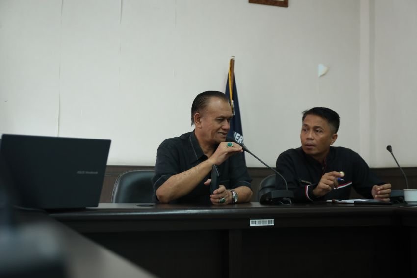Wabup Bersama Sekda Pakpak Bharat Mengikuti Rakor GPM Melalui Zoom Meeting