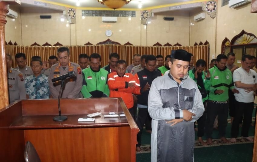 Polresta Deli Serdang Bersama Komunitas Ojol Gelar Sholat Ghaib Do’akan Pengemudi Ojol Alm Affan Kurniawan