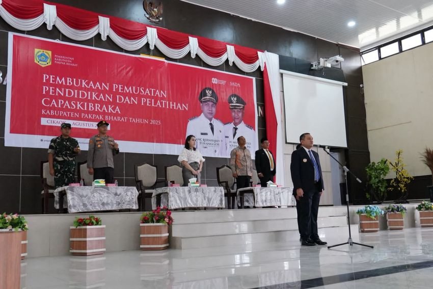 Bupati Pakpak Bharat Membuka Pendidikan Dan Pelatihan Calon Paskibraka Di Cikaok