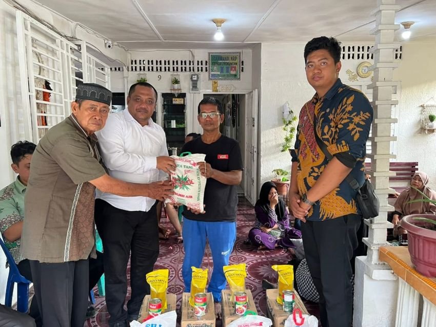 Camat Kota Kisaran Timur Bersama Lurah Selawan Kunjungi Korban Kebakaran Kelurahan Selawan