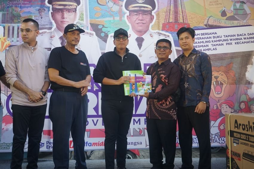 Senam Germas Bersama Rico Waas di Medan Amplas Meriah