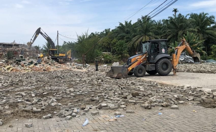 Aparat Gabungan Masih Kawal Hari Ketiga Penertiban, THM Marcopolo Akhirnya Diratakan