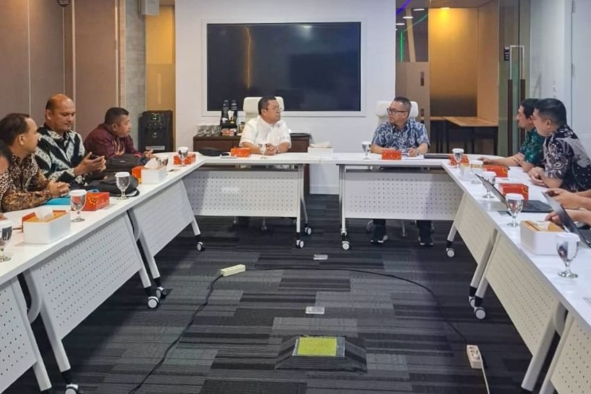 Wali Kota bertemu pihak PTPN 3 Holding, di Gedung Agro Plaza Lantai 15 Jakarta Selatan Bahas Buku Pelepasan HGU.