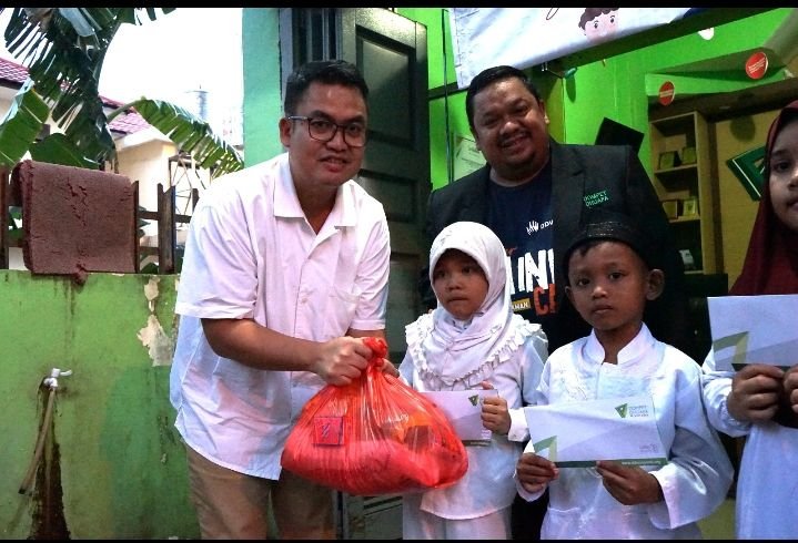 CIMB Niaga Syariah Medan Ringroad dan Dompet Dhuafa Waspada Gelar Santunan untuk Anak Yatm