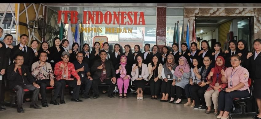Sidang Meja Hijau Mahasiswa Fakultas Sains & Teknologi Institut Teknologi Dan Bisnis Indonesia.