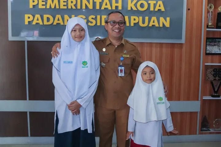 Pemkot Padangsidimpuan Dukung dua Atlet Muda Wakili Daerah di Kejuaraan Renang Tingkat Nasional