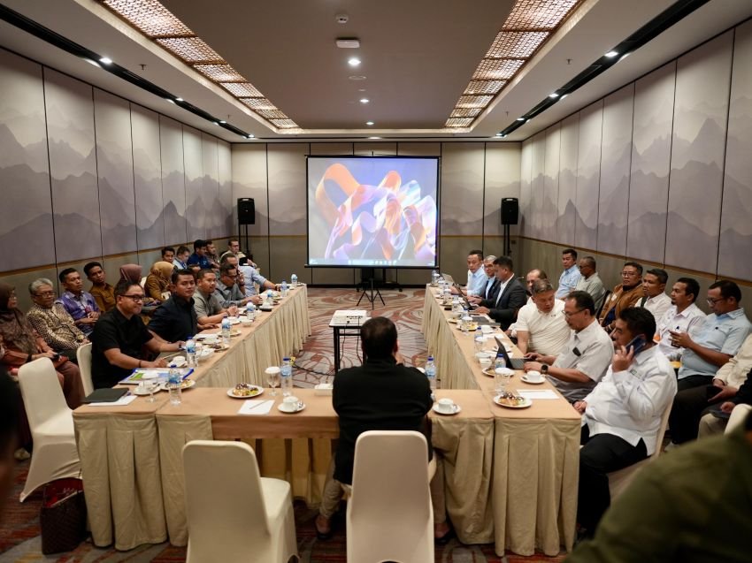 Bupati Solok Ikuti Rapat Pembahasan Penguatan Pertanian Sumatera Barat Bersama Menteri Pertanian