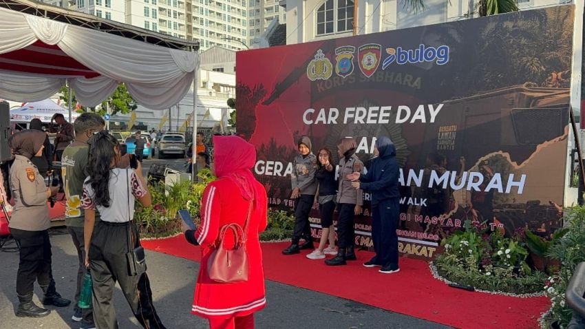 Ditsamapta Polda Sumut Meriahkan Car Free Day dengan Gerakan Pangan Murah