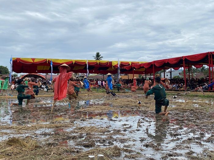 Acara Rang Solok Baralek Gadang 2025 Resmi Dibuka di Hamparan Sawah Solok