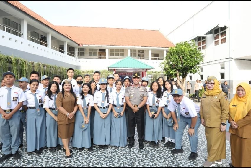 Generasi Muda Harapan Bangsa, Kapolda Sumut Motivasi Siswa SMA Negeri 1 Medan