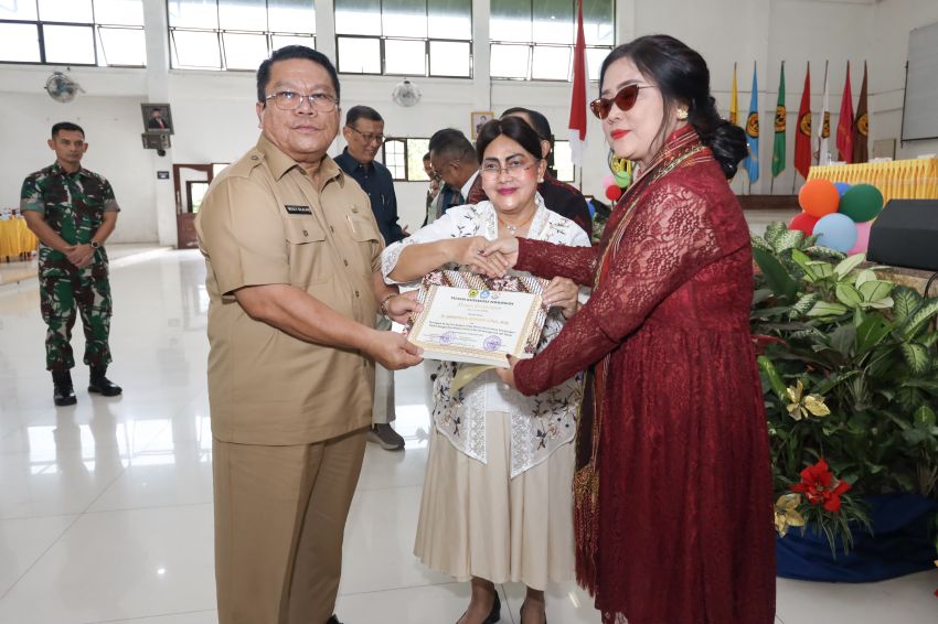 Wali Kota menghadiri Dies Natalis ke-60 Tahun USI, di Aula Radjamin Purba Kampus USI