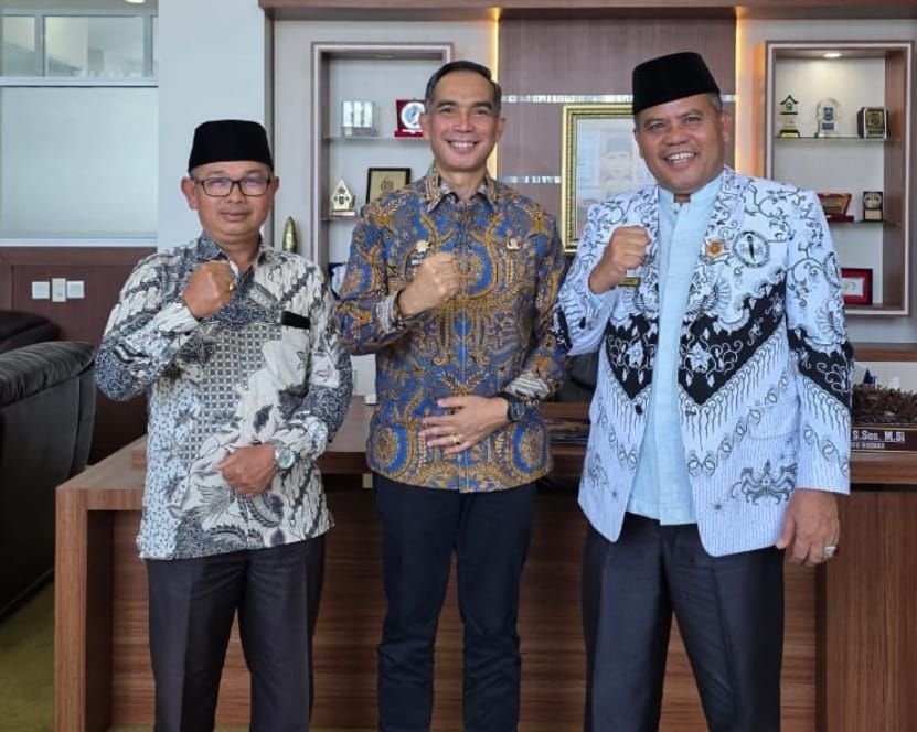 Sekda Kabupaten Solok Terima Kunjungan PGRI dan Dewan Pendidikan, Bahas Strategi Peningkatan Mutu Pendidikan