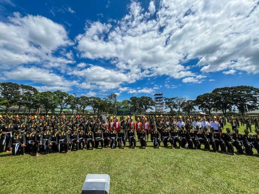 Wakil Wali Kota menghadiri dan menyaksikan Pelantikan Pendidikan Pertama Bintara TNI AD 595 prajurit, di Lapangan Rindam I/Bukit Barisan