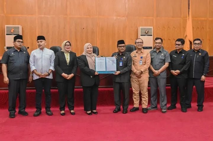 DPRD Padangsidimpuan Tetapkan Perubahan KUA-PPAS 2025, Walikota Tekankan Komitmen Peningkatan Pelayanan Publik