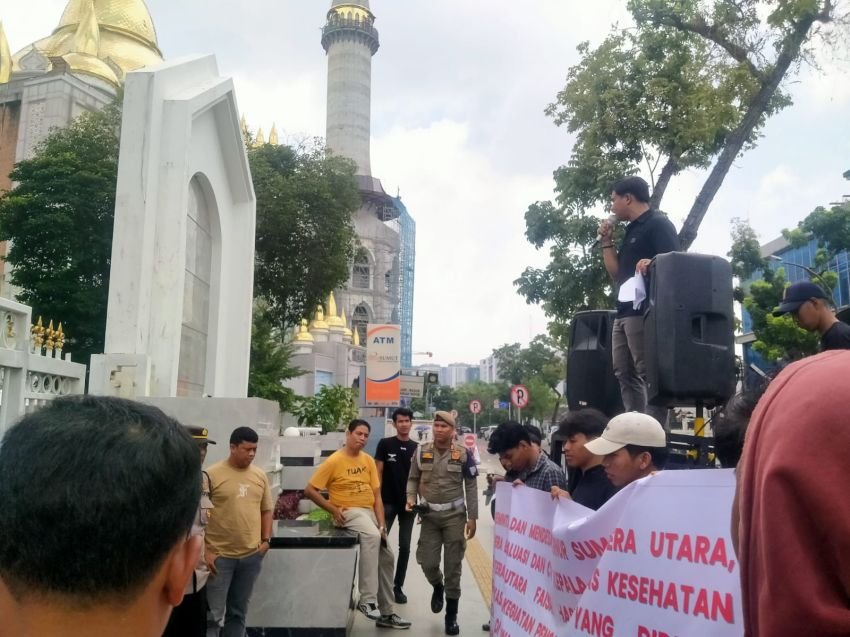 Mahasiswa Desak Gubsu Copot Faisal Hasrimy, Soroti Dugaan Konspirasi Smartboard Rp100 Miliar