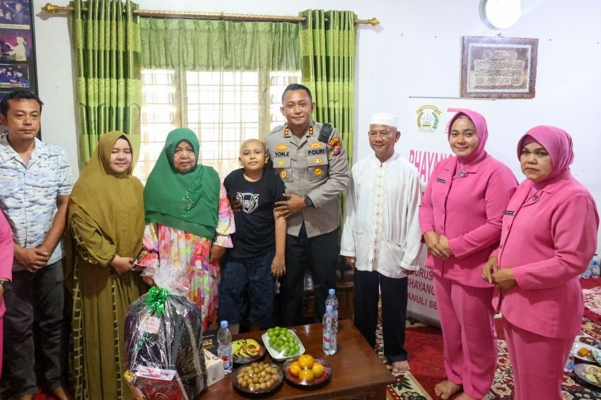 Harapan Baru di HKGB ke-73, AKBP Yon Edi Bantu Anak Bripka Mara Oloan di Pintu Padang Tapsel 'Melangkah' Lagi