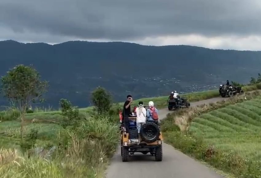 Pelepasan Touring Jeep, Offroad Mobil Tua Berlangsung Meriah