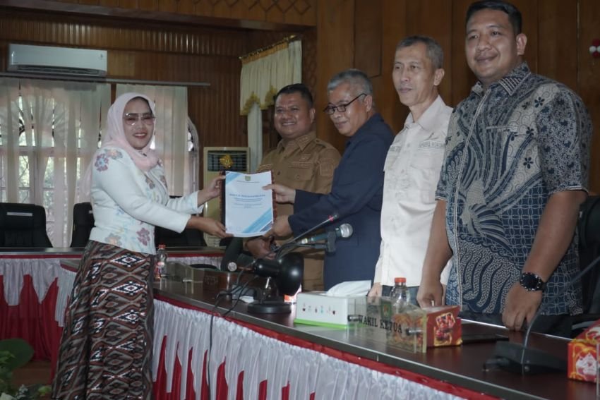 Wakil Bupati Asahan Sampaikan Penjelasan Pemerintah Atas Pandangan Fraksi-Fraksi DPRD