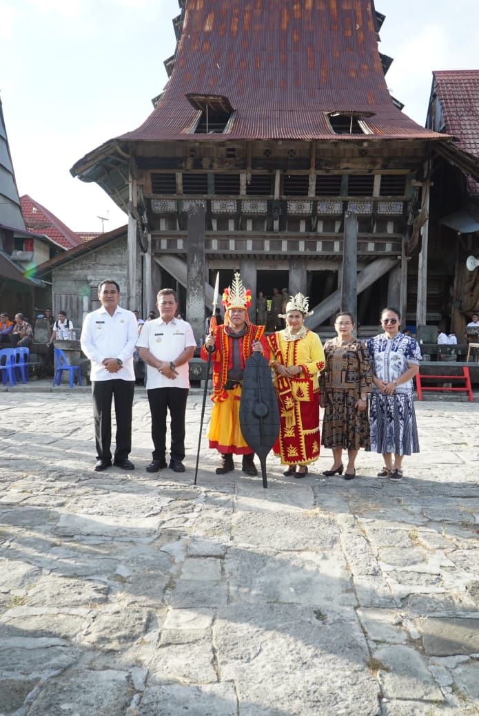 Hari Kedua Kunker di Nias, Kajati Sumut Kunjungi Nias Selatan dan Salurkan Bantuan Sosial
