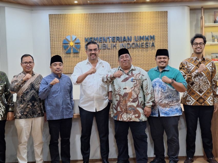 Menteri UMKM Maman Abdurahman Hadiri Pengukuhan Pemuda Masjid Dunia dan Konvensyen DMDI ke-23