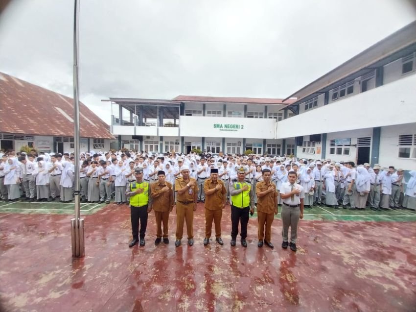 Polres Padangsidimpuan Ajak Pelajar SMA N 2 Jadi Pelopor Keselamatan Berlalu Lintas Lewat Program Police Go To School