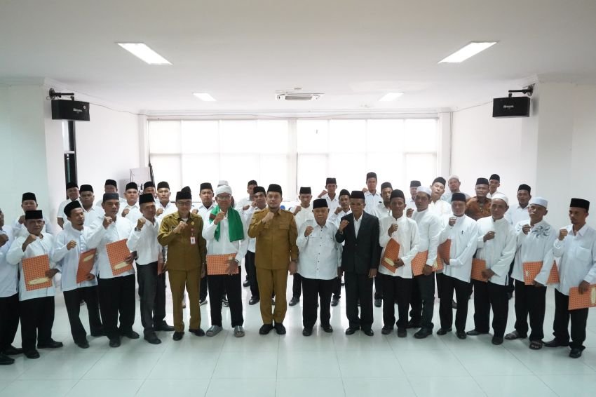 Bupati Reski Basyah Harahap Kukuhkan DMI Kecamatan se-Padang Lawas Utara: Wujudkan Masjid Ramah Umat dan Berdaya