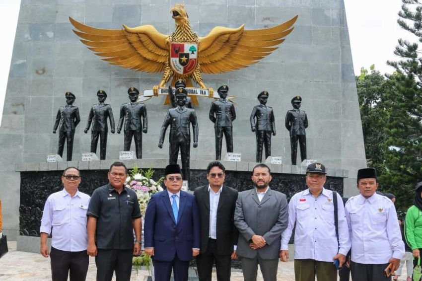 Wali Kota dan Forkopimda menghadiri Upacara Peringatan Hari Kesaktian Pancasila Tingkat Propinsi Sumut berlangsung di pelataran Tugu Letda Sujono Kebu