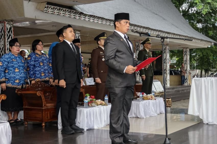 Sekda menjadi inspektur upacara dalam Peringatan Hari Kesaktian Pancasila Tahun 2025 berlangsung di Lapangan Adam Malik