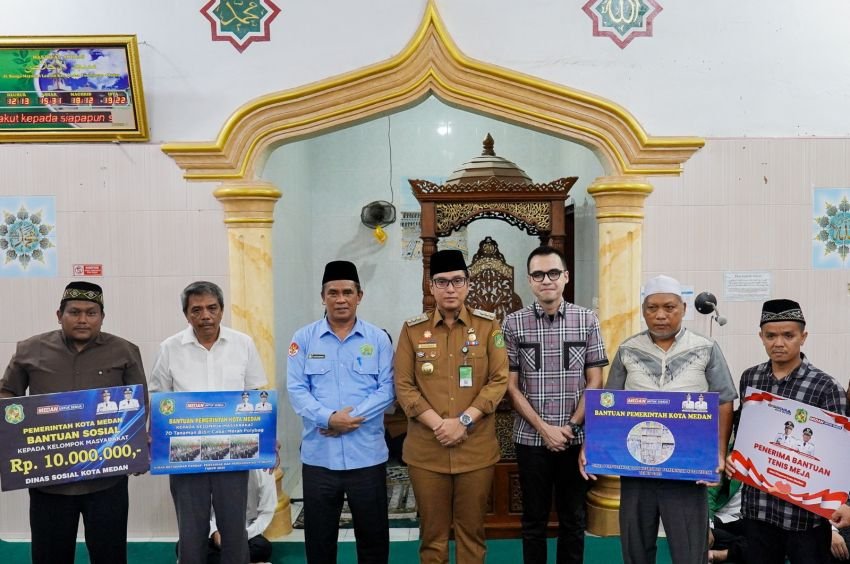 Pemberdayaan Rumah Ibadah di Masjid Al Ikhlas Laucih, Rico Waas Safari Ashar dan Ajak Masyarakat Makmurkan Masjid