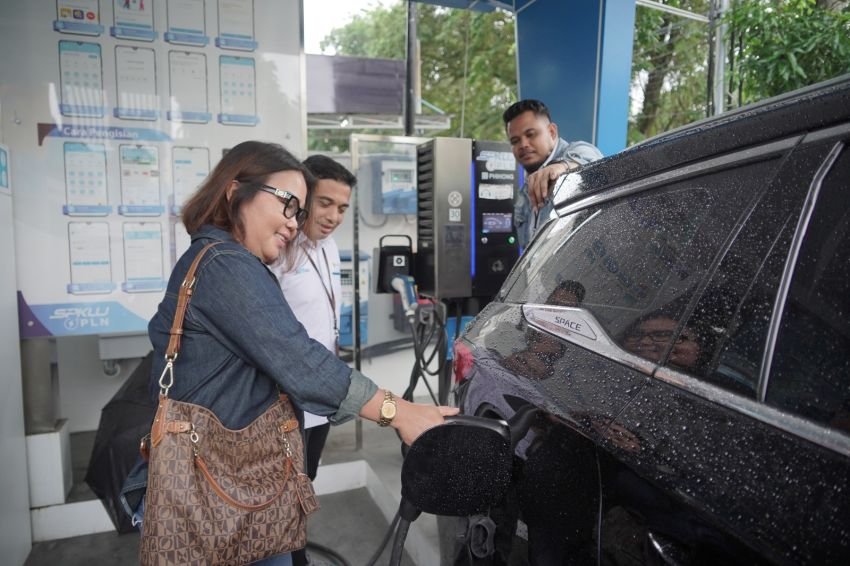 Gaungkan Era Kendaraan Listrik, PLN UID Sumut Ajak Media Jelajahi SPKLU di Sumatera Utara