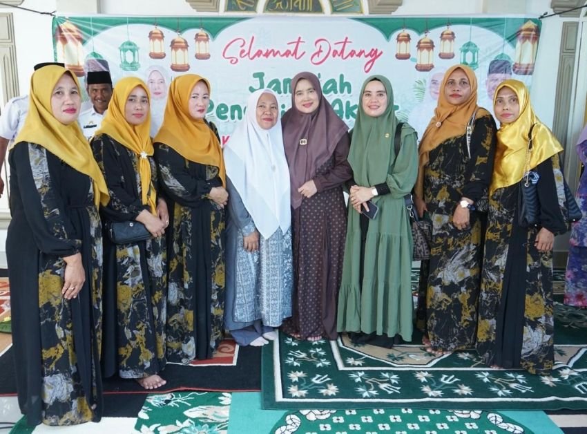 TP PKK Kabupaten Asahan Hadiri Pengajian Akbar di Desa Padang Sipirok