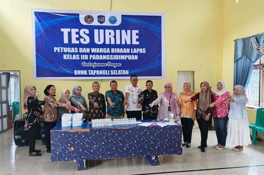 Lapas Padangsidimpuan Bekerja Sama dengan BNNK Tapanuli Selatan Gelar Tes Urine